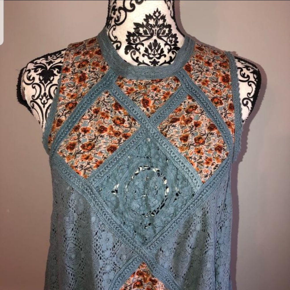 Umgee floral tank - Picture 1 of 4